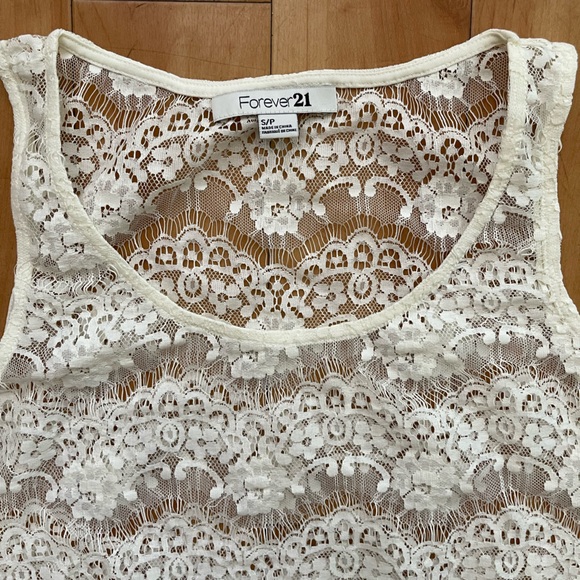 Forever 21 Cream Lace Sleeveless Tunic Top Small - Picture 2 of 4